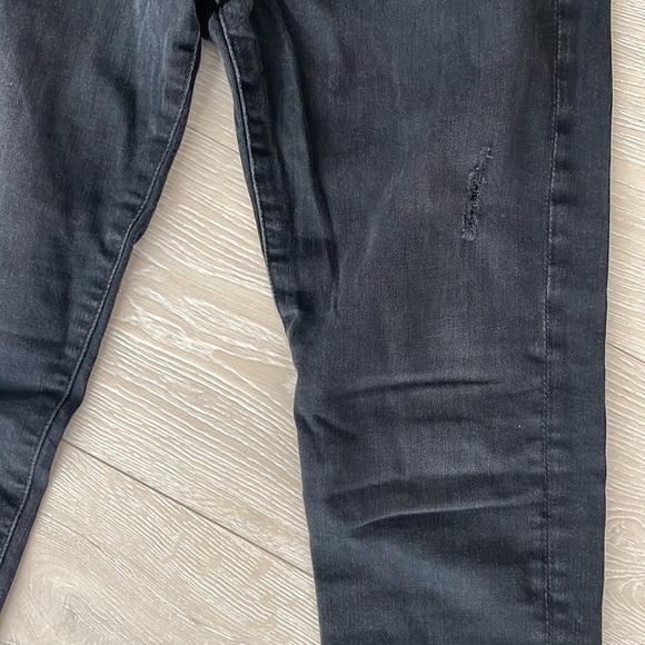 AG lightly distressed jeans - Picture 5 of 7